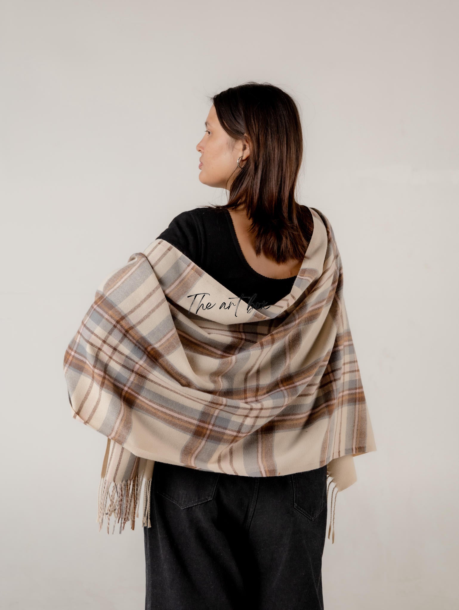 Cozy Cotton Warmth Meets Comfort in Our Woolen Scarves