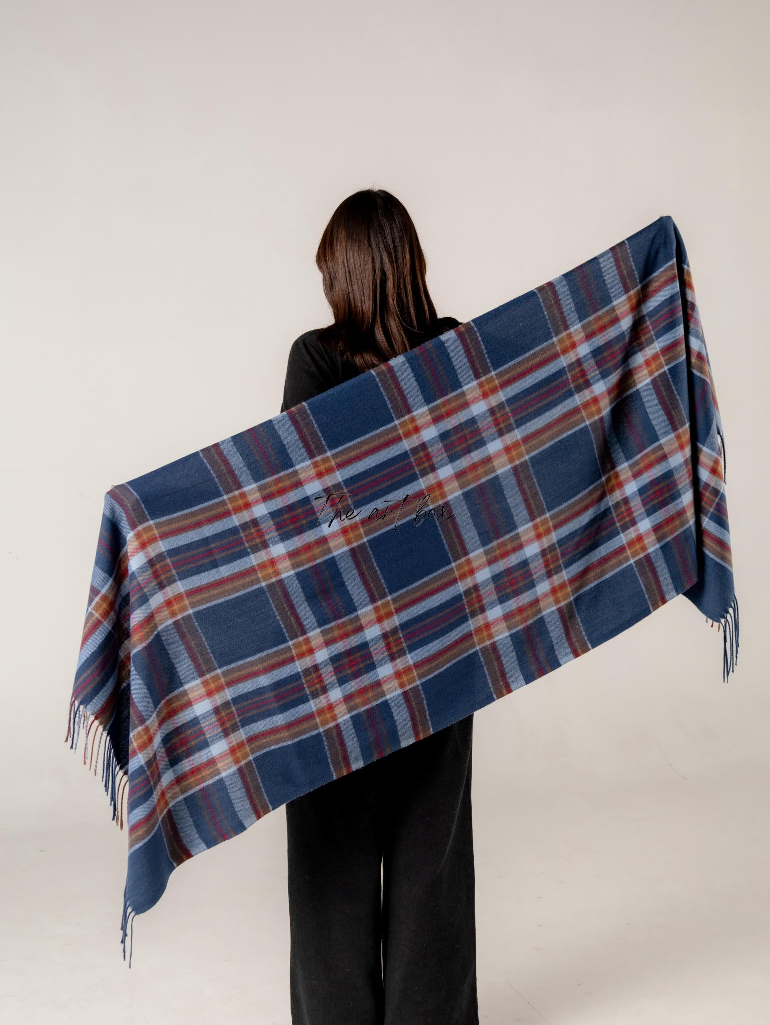 Cotton Blend Magic: Discover Our Woolen Scarf Selection