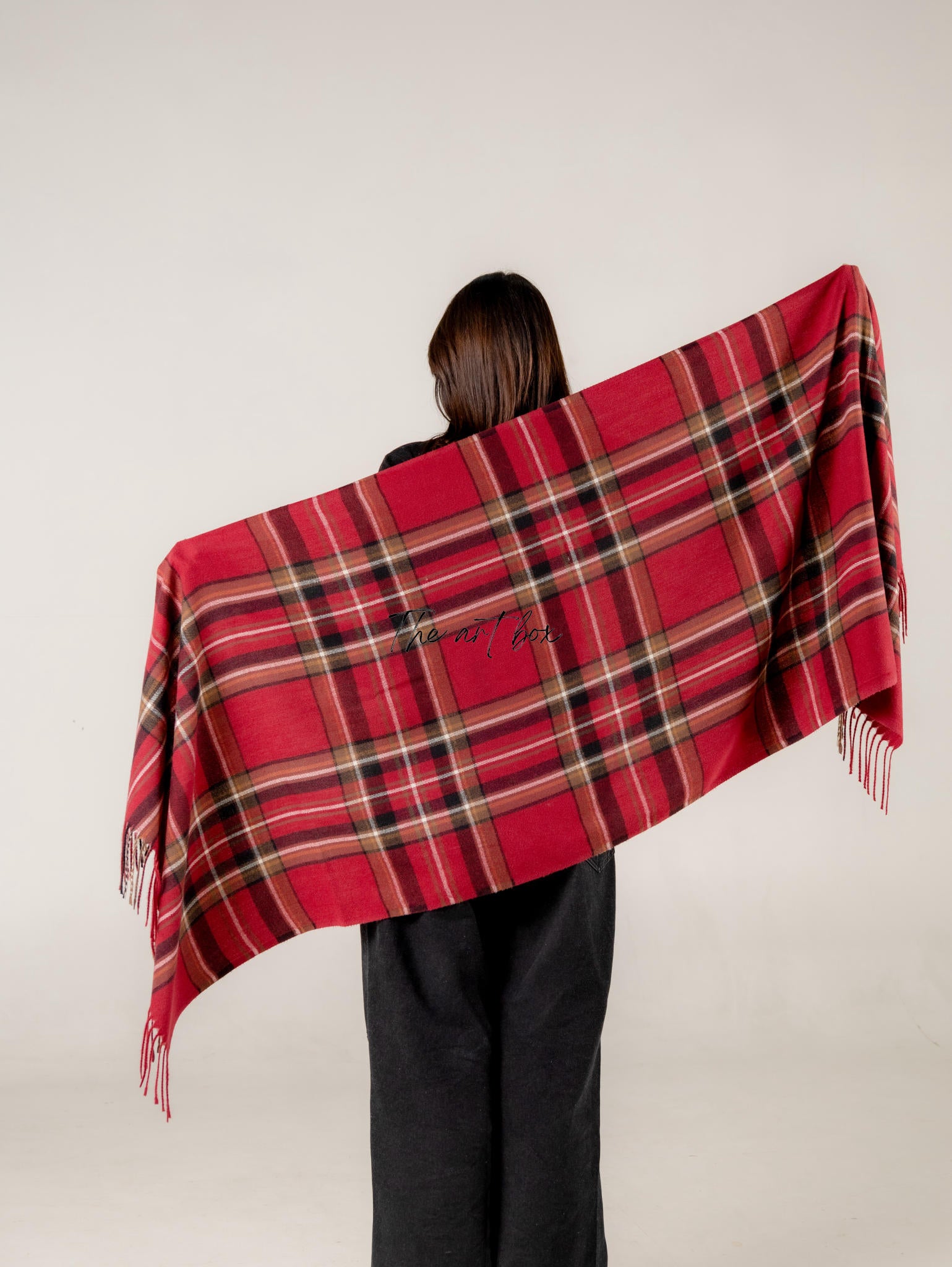 Cotton Luxury: Wrap Yourself in Our Woolen Scarf Range