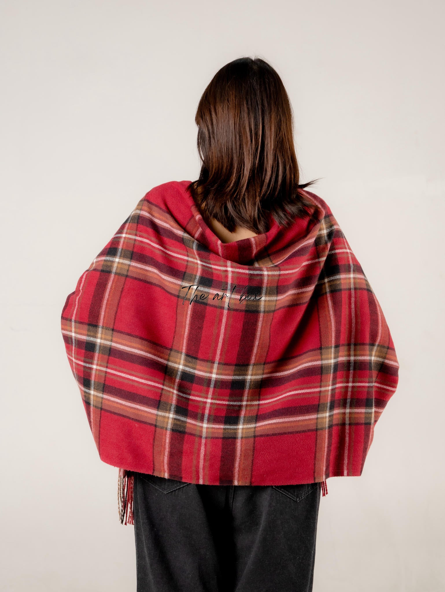 Cotton Luxury: Wrap Yourself in Our Woolen Scarf Range