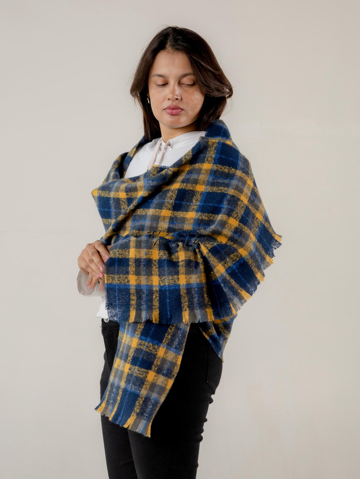 Cotton Comforts Stay Snug with Our Woolen Scarf Range