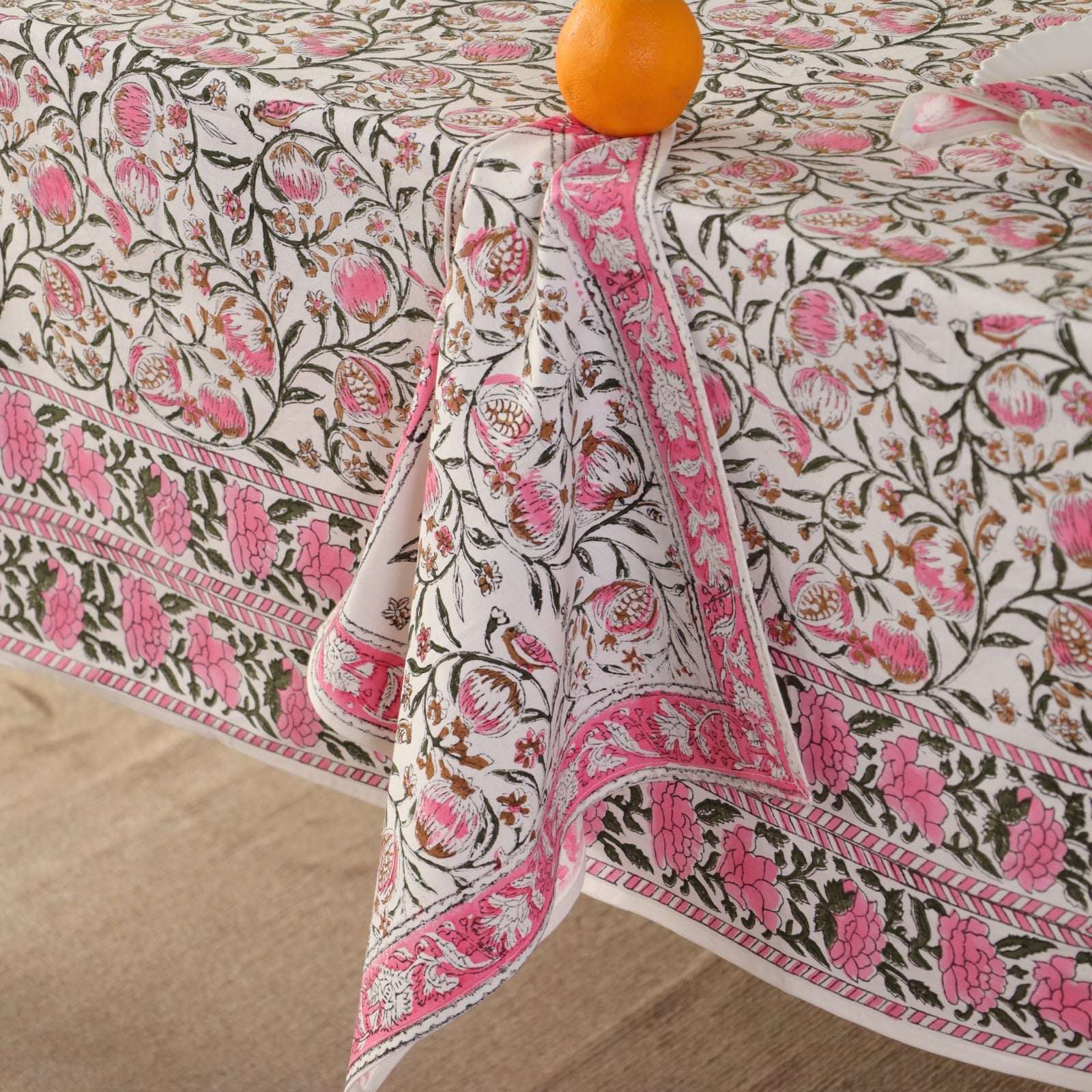 Nappes de table blanches pour votre salle à manger et votre salon