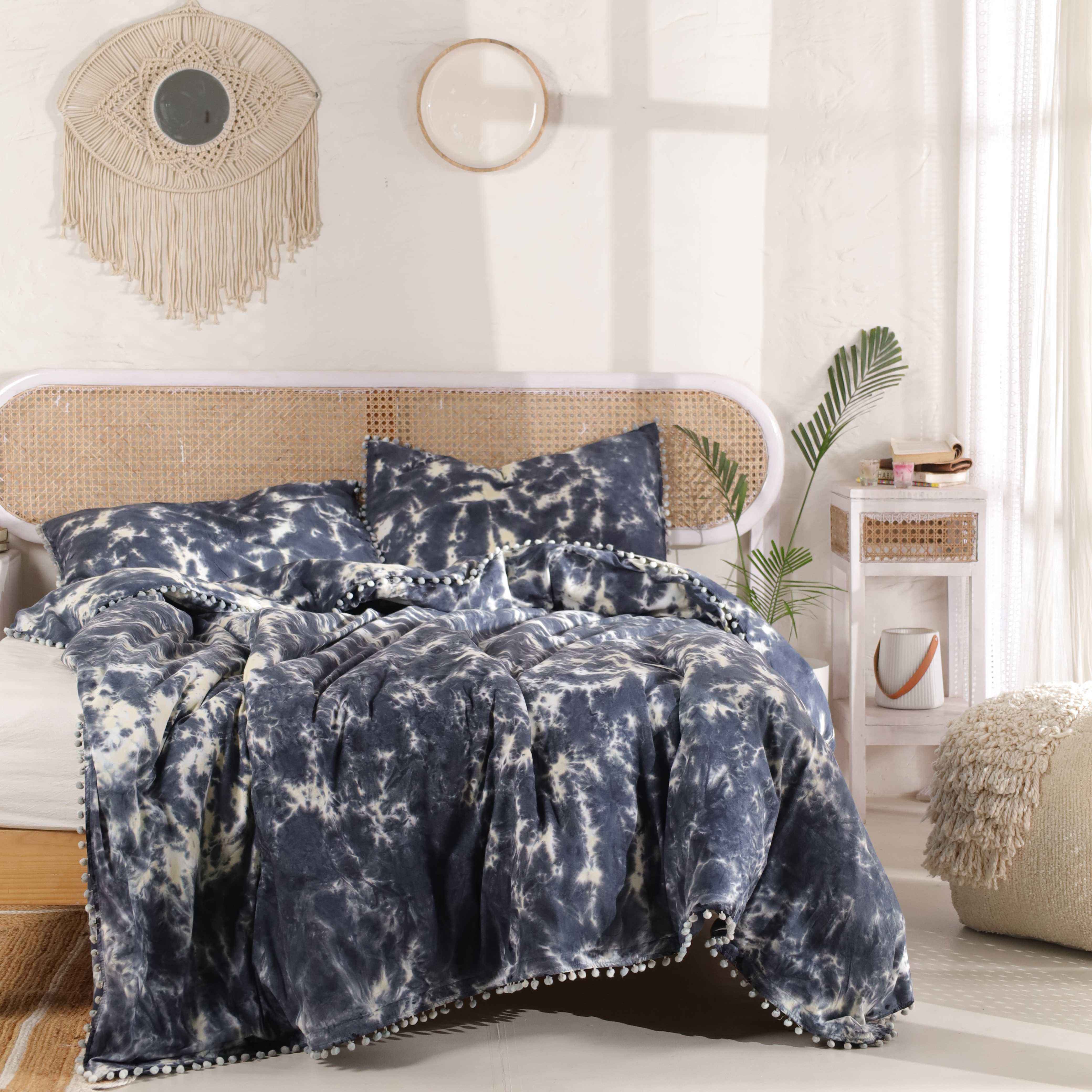 Indigo Blue Tie Dye Bedding Set - Boho Cotton Duvet Cover with Pom Poms