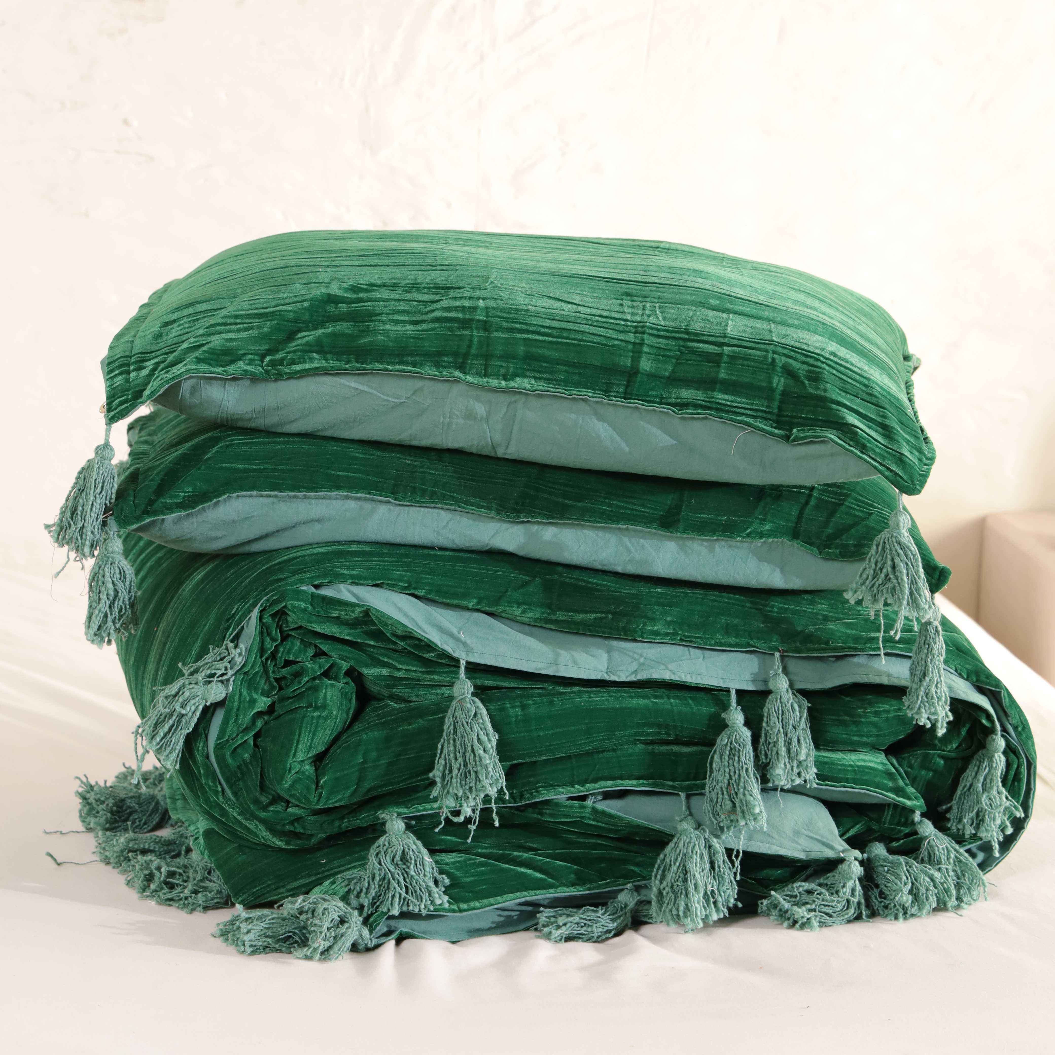 Velvet Duvet Cover Set - Luxury Emerald Green Boho Bedding with Tassels - 3 Piece Soft Textured Bedding Set