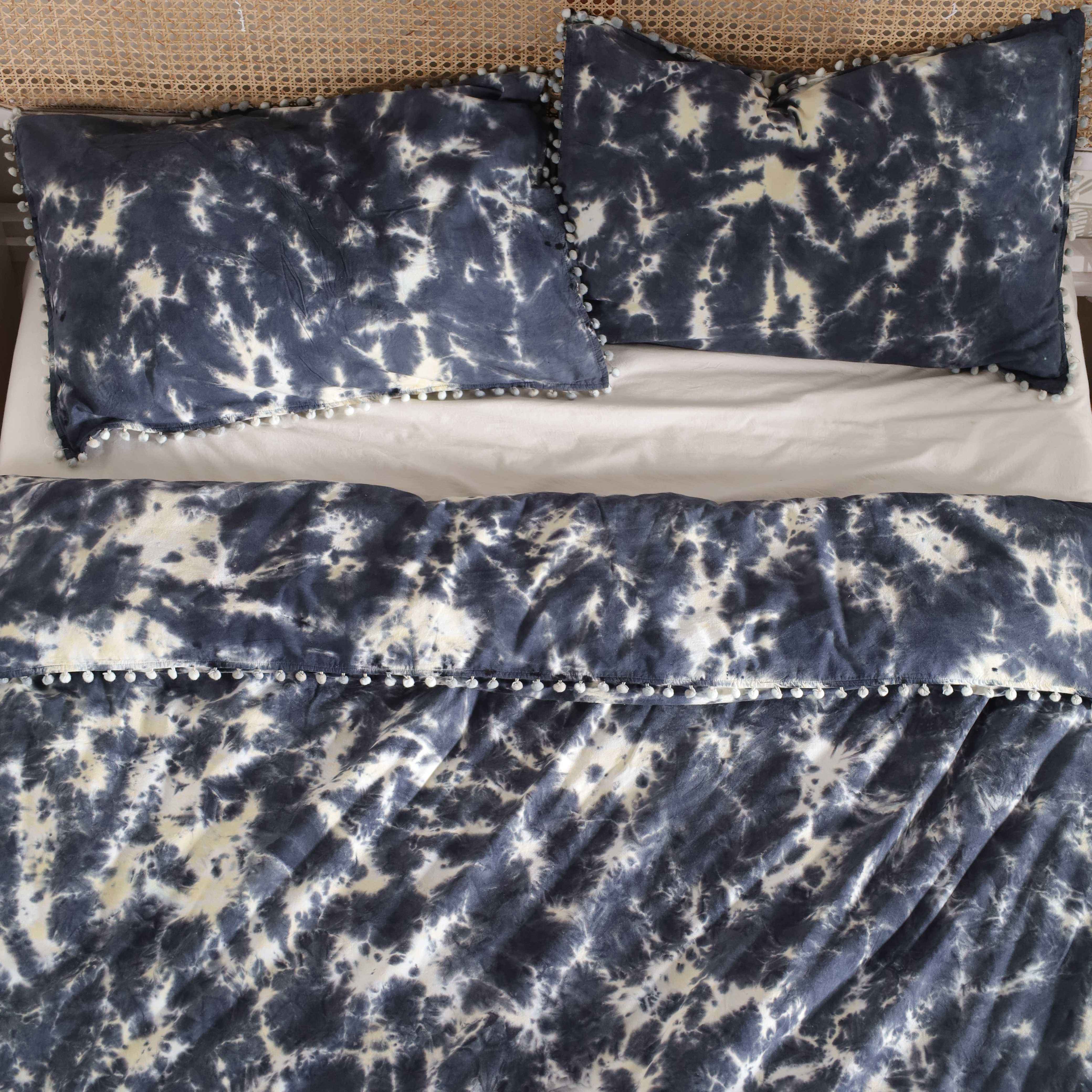 Indigo Blue Tie Dye Bedding Set - Boho Cotton Duvet Cover with Pom Poms